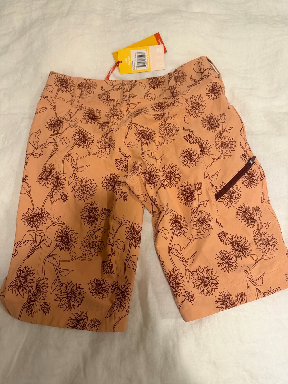 Women’s wild rye mountain biking shorts, new with tags